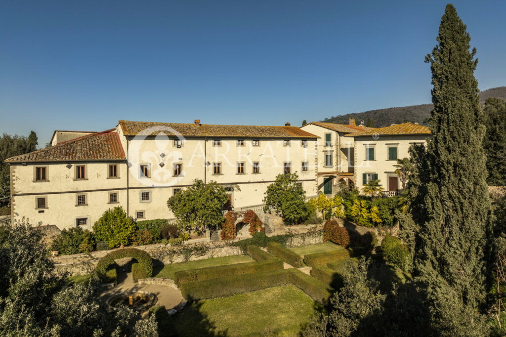 Incantevole tenuta toscana nel Chianti Valdarno