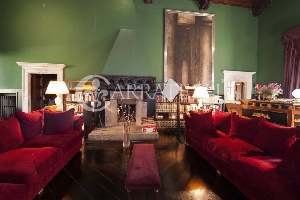 Prestigious and Historic Palace in Trastevere, Rome