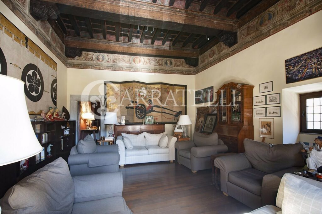 Prestigious and Historic Palace in Trastevere, Rome