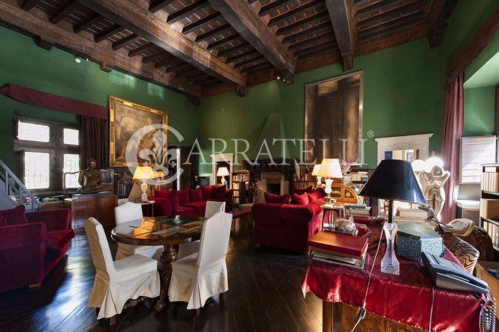 Prestigious and Historic Palace in Trastevere, Rome