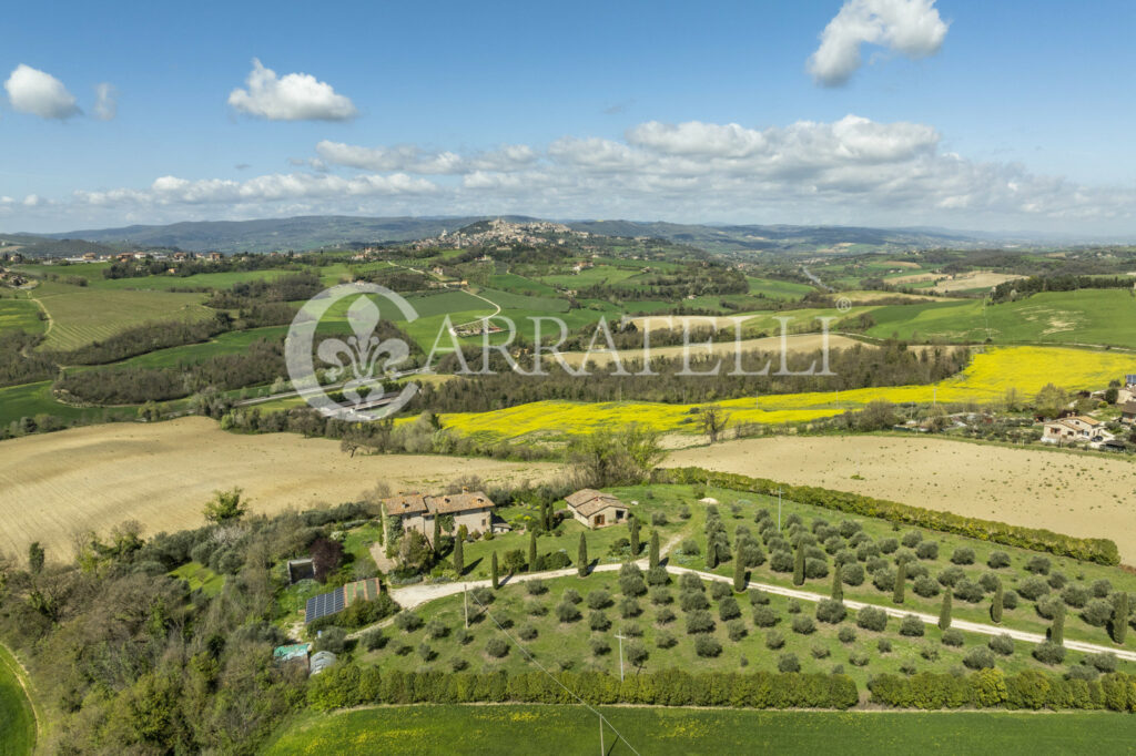 Casale ex torre di avvistamento