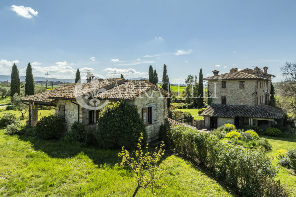 Casale ex torre di avvistamento