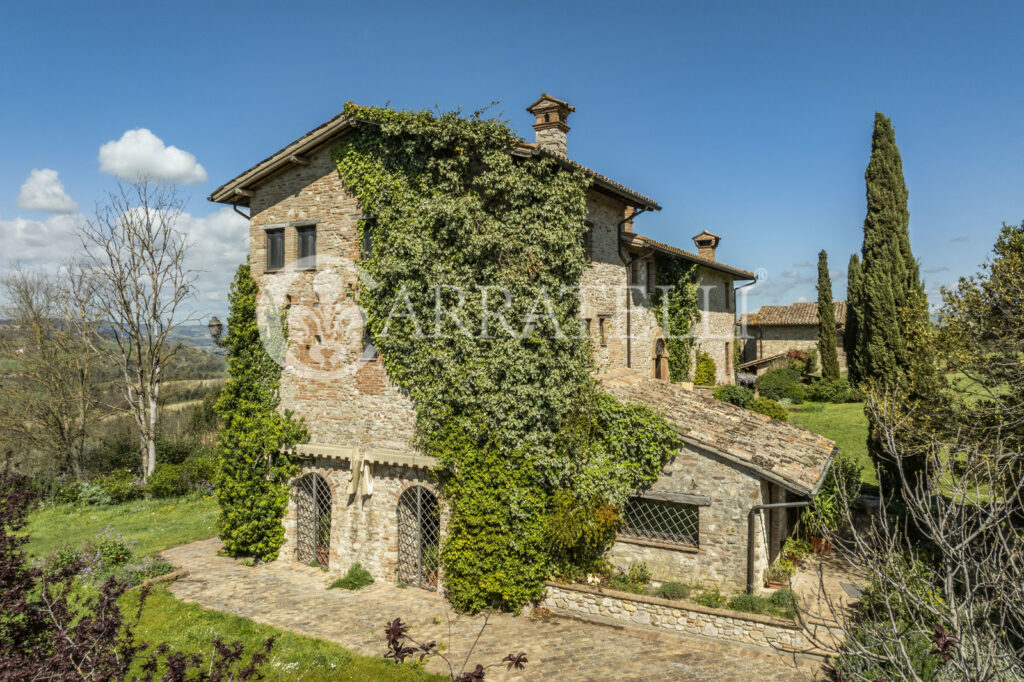 Casale ex torre di avvistamento