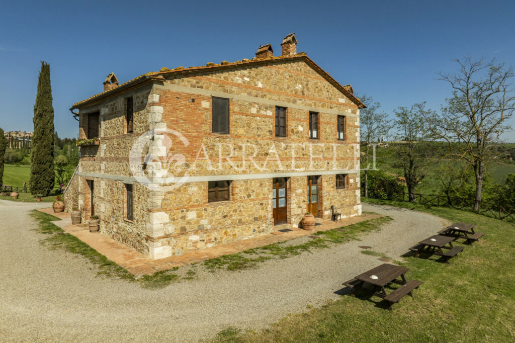 Casale in Pietra panoramico a San Quirico d’Orcia.