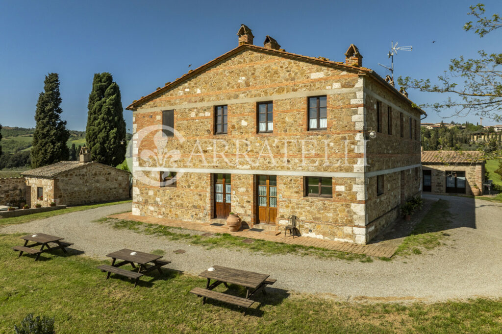 Casale in Pietra panoramico a San Quirico d’Orcia.