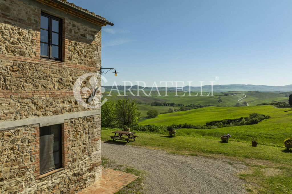 Casale in Pietra panoramico a San Quirico d’Orcia.