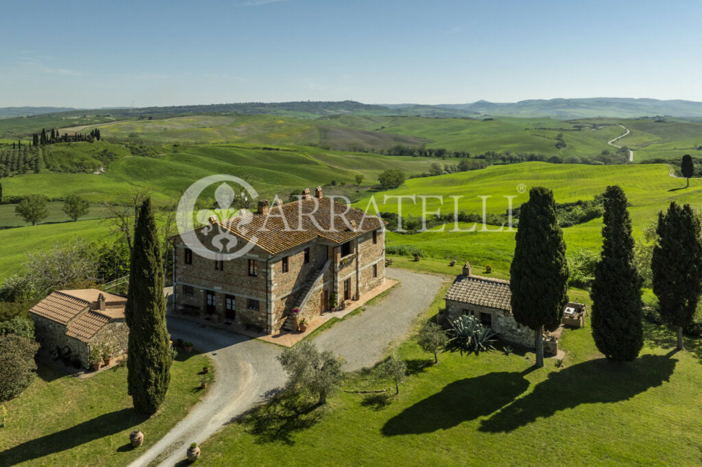 Casale in Pietra panoramico a San Quirico d’Orcia.