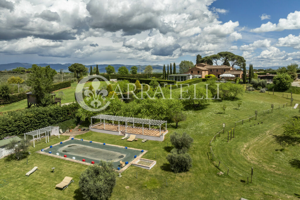 Antico monastero adibito a agriturismo di lusso