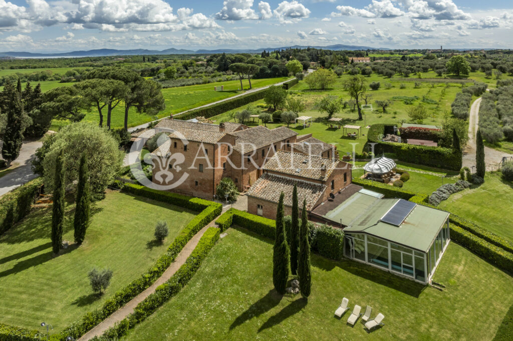 Antico monastero adibito a agriturismo di lusso