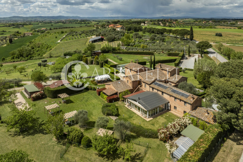 Antico monastero adibito a agriturismo di lusso