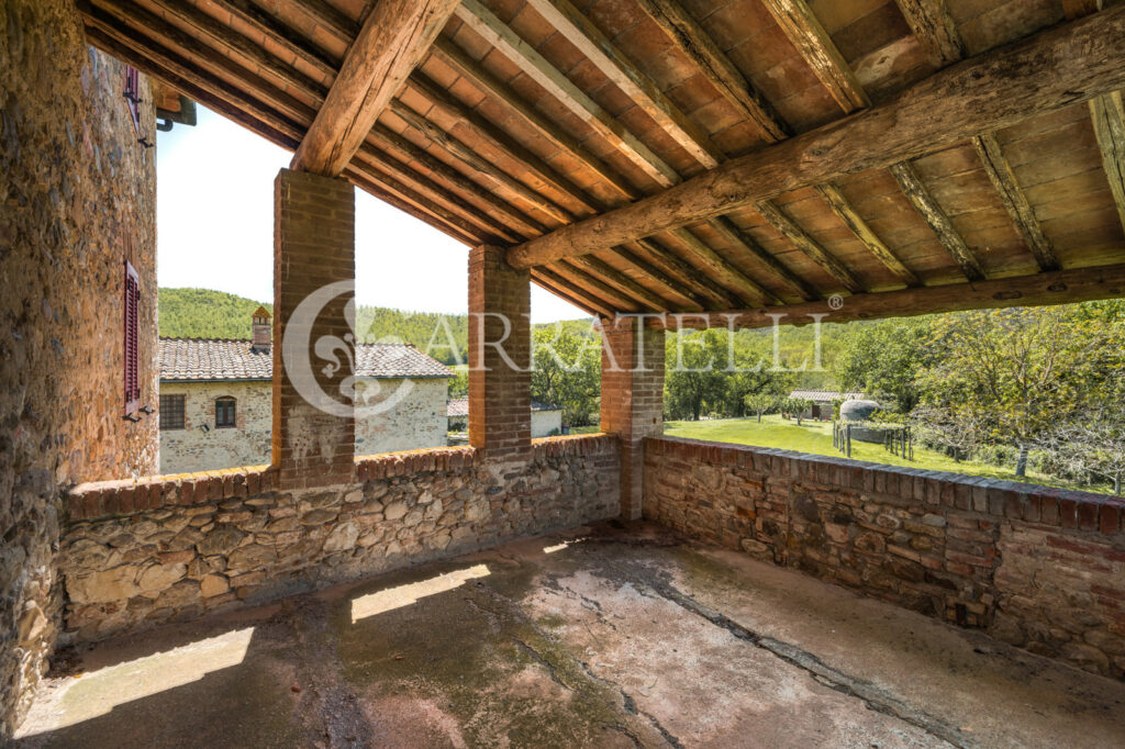 190 hectares in the Tuscan Maremma with stone farmhouses