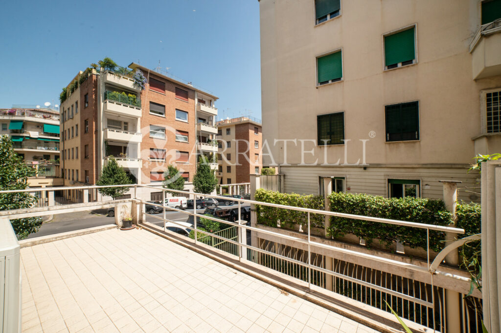 APARTMENT IN PARIOLI