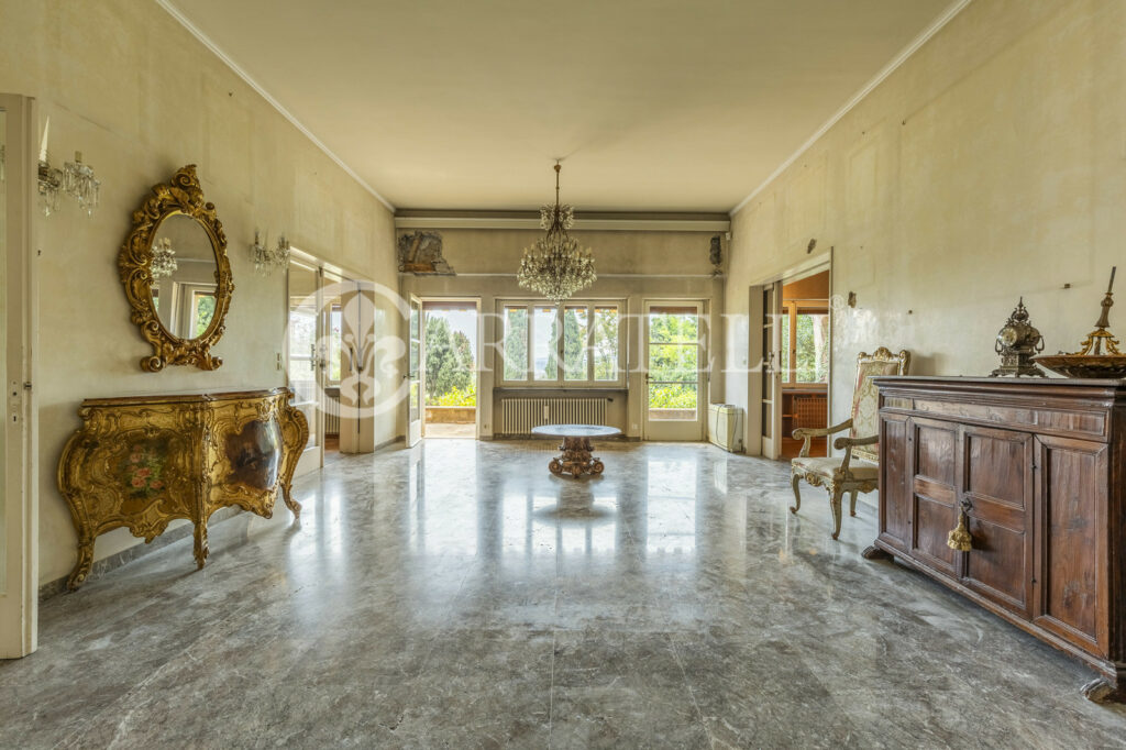 Exclusive villa to be renovated in Florence