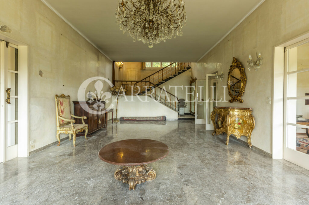 Exclusive villa to be renovated in Florence