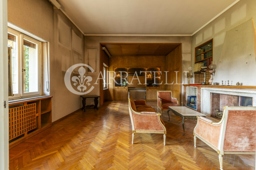 Exclusive villa to be renovated in Florence