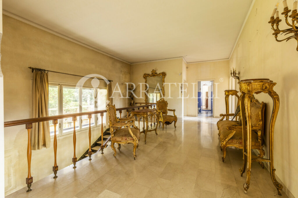 Exclusive villa to be renovated in Florence