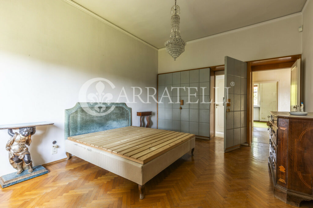 Exclusive villa to be renovated in Florence