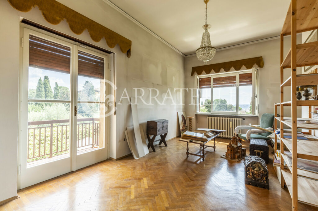 Exclusive villa to be renovated in Florence