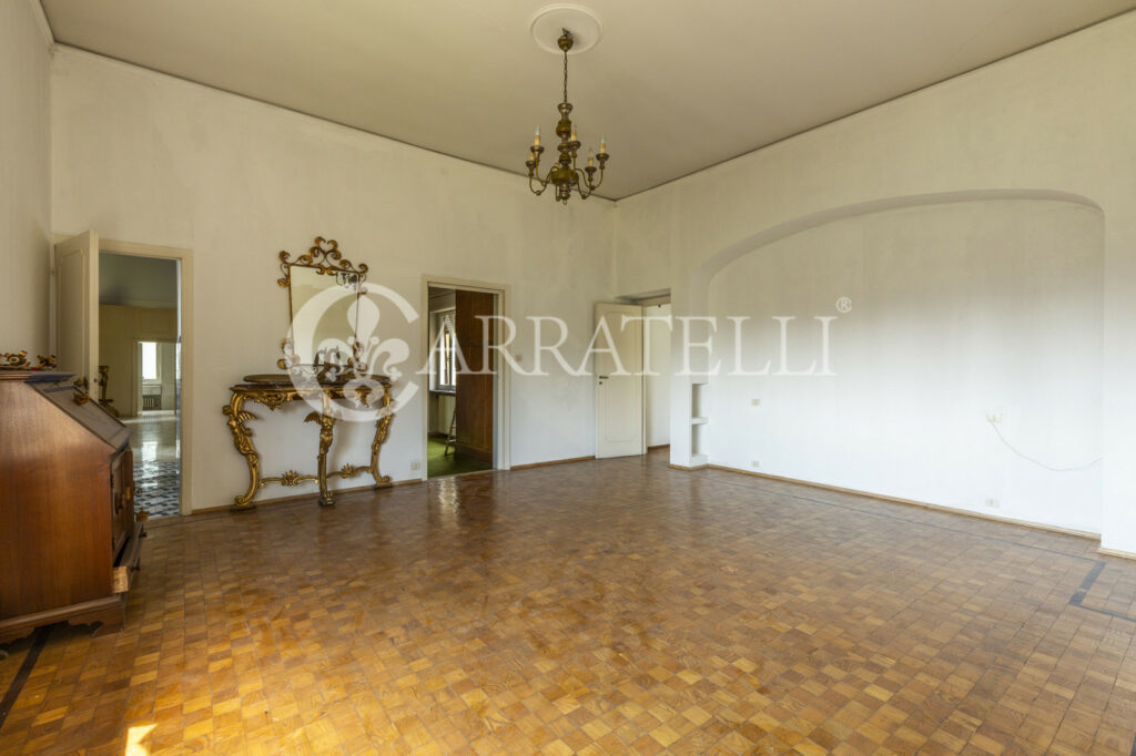 Exclusive villa to be renovated in Florence