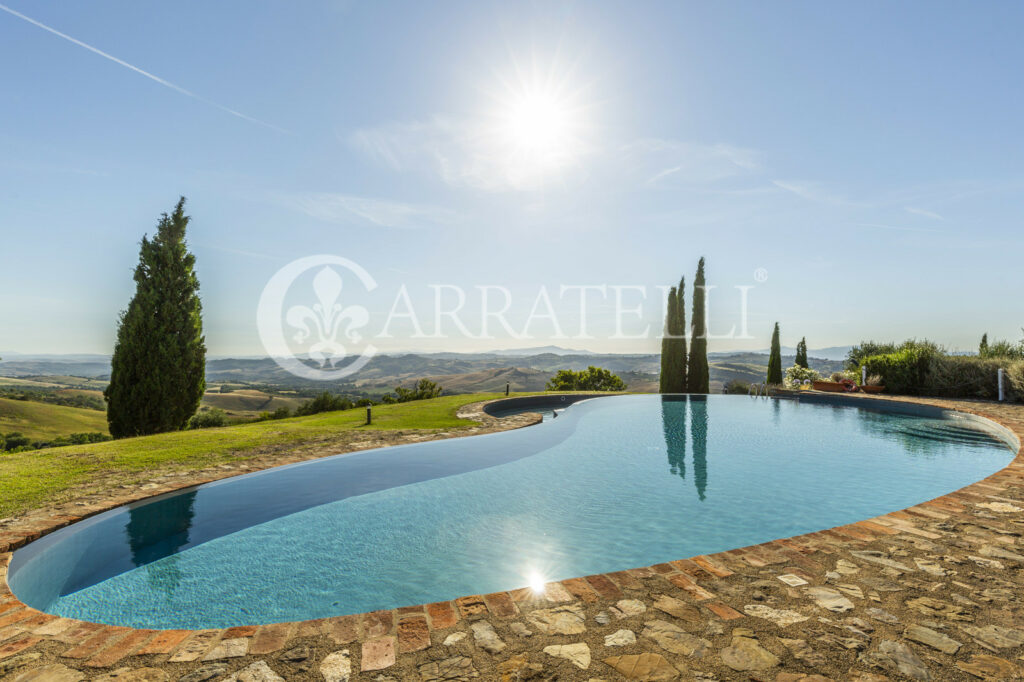 Cinigiano magnificent mansion with pool and land