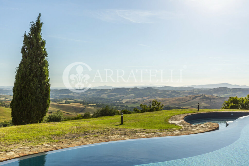 Cinigiano magnificent mansion with pool and land