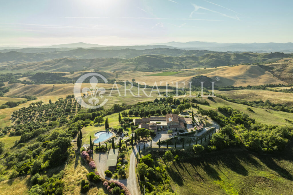 Cinigiano magnifica dimora con piscina e terreno