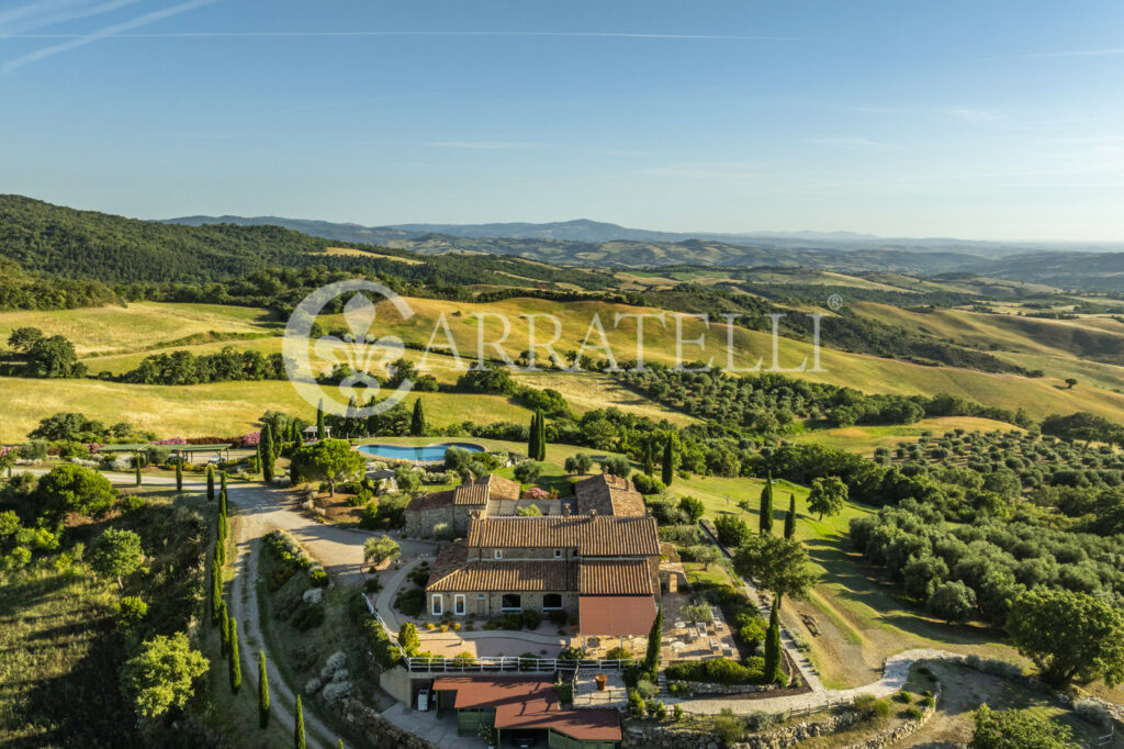 Cinigiano magnifica dimora con piscina e terreno