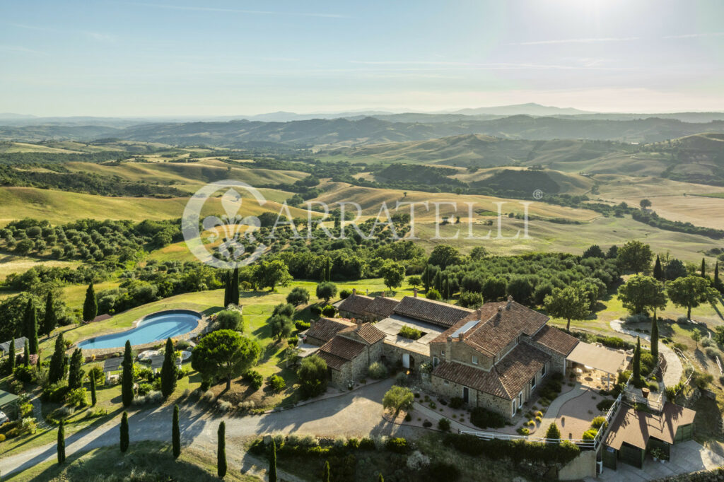 Cinigiano magnifica dimora con piscina e terreno