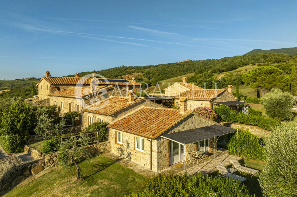 Cinigiano magnifica dimora con piscina e terreno