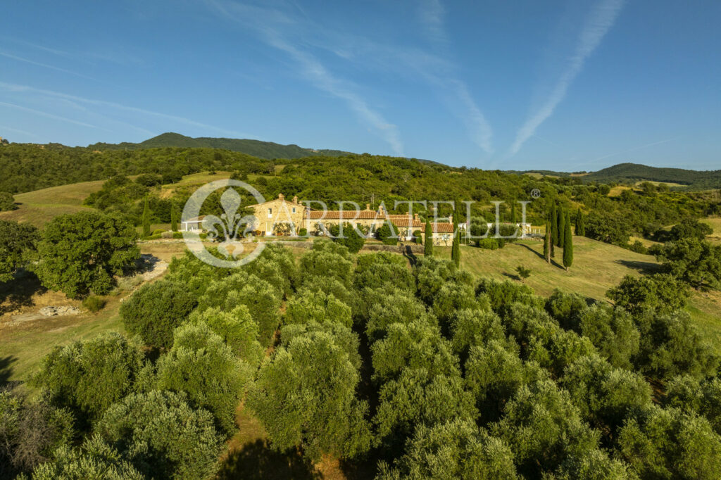 Cinigiano magnifica dimora con piscina e terreno