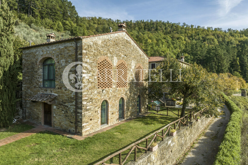 Azienda vitivinicola – ricettiva vicino a Firenze