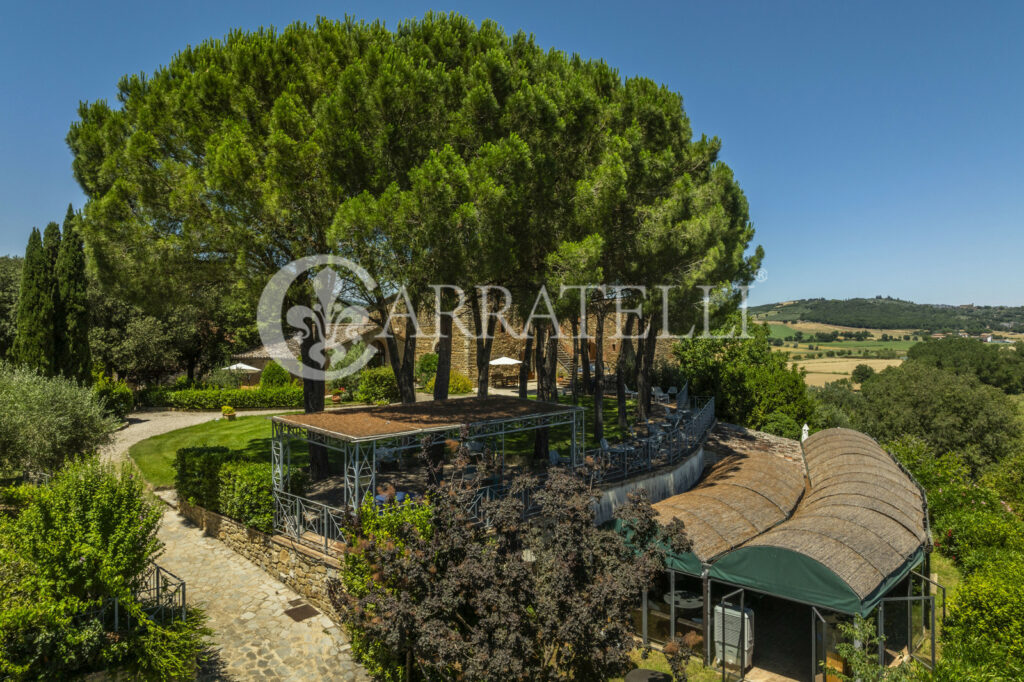 Marsciano, hamlet with castle, pools and land