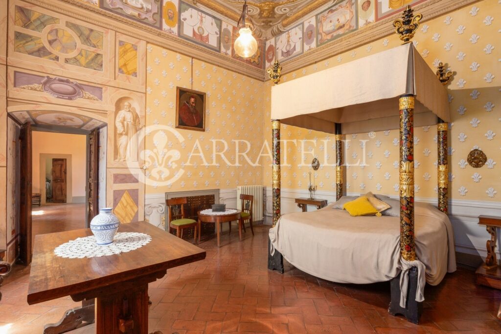 Luxurious real estate complex in the heart of Tuscany