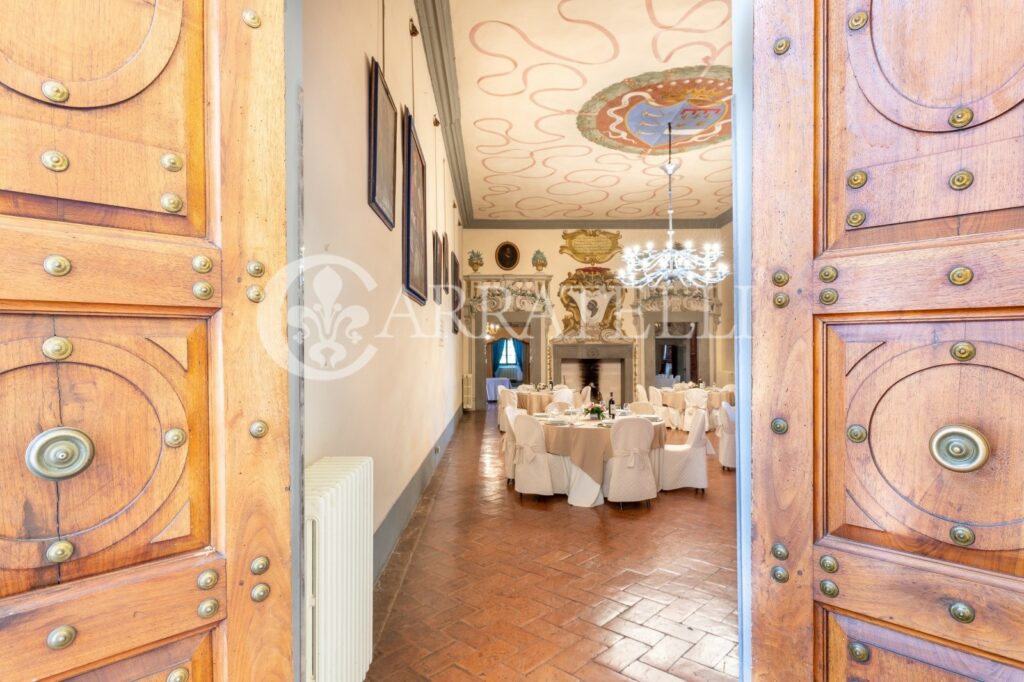 Luxurious real estate complex in the heart of Tuscany