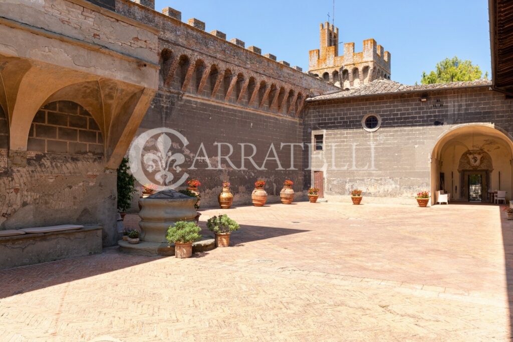 Luxurious real estate complex in the heart of Tuscany