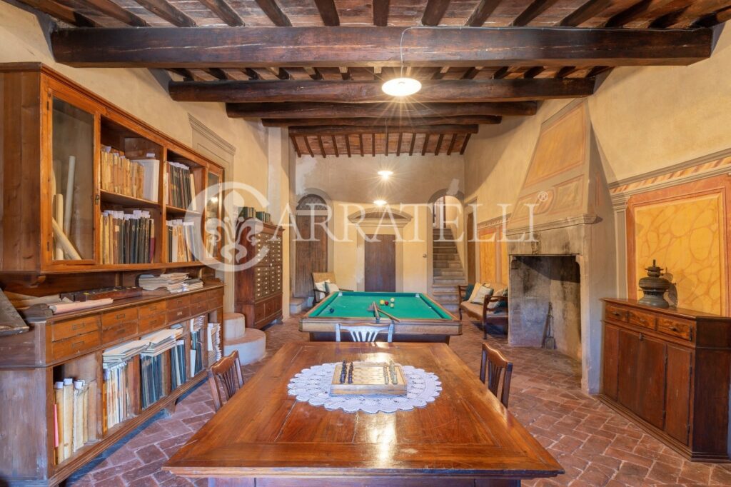 Luxurious real estate complex in the heart of Tuscany