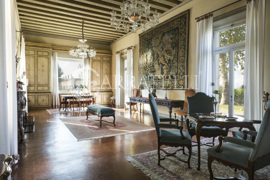 Prestigiosa villa storica a Firenze