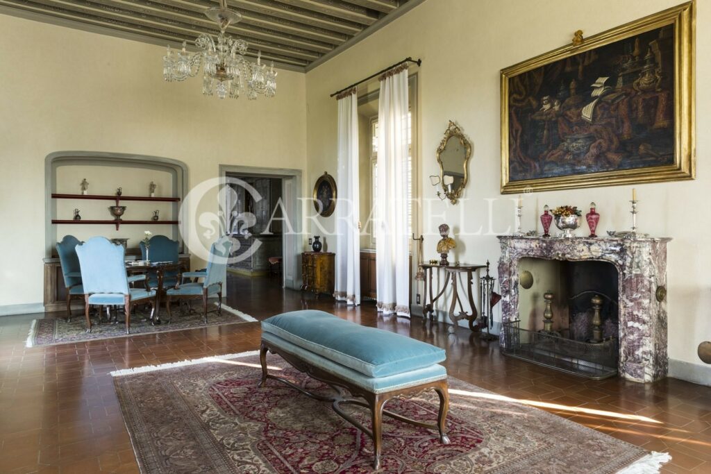 Prestigiosa villa storica a Firenze