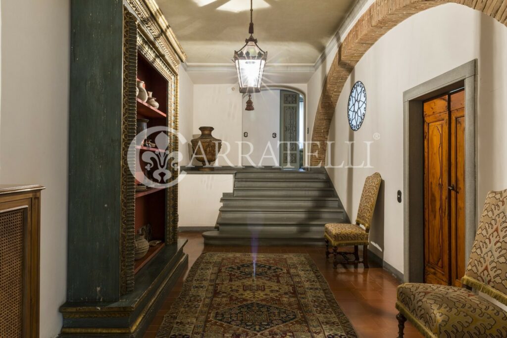 Prestigiosa villa storica a Firenze