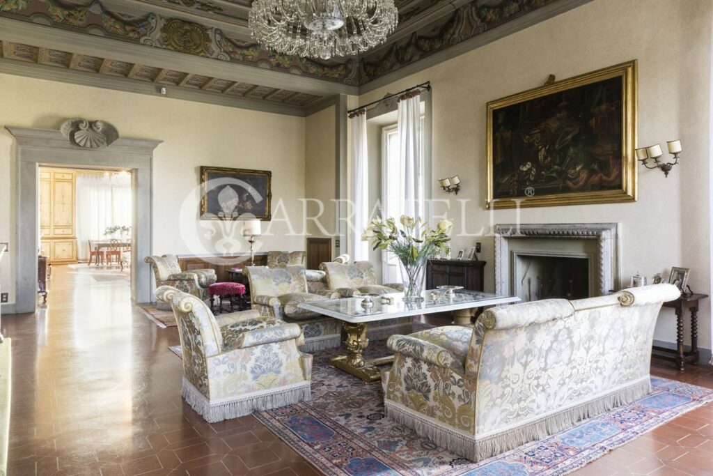 Prestigiosa villa storica a Firenze