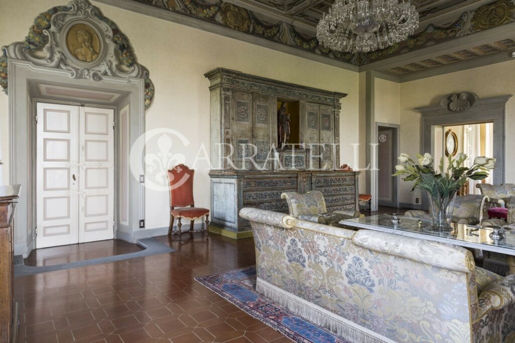 Prestigiosa villa storica a Firenze