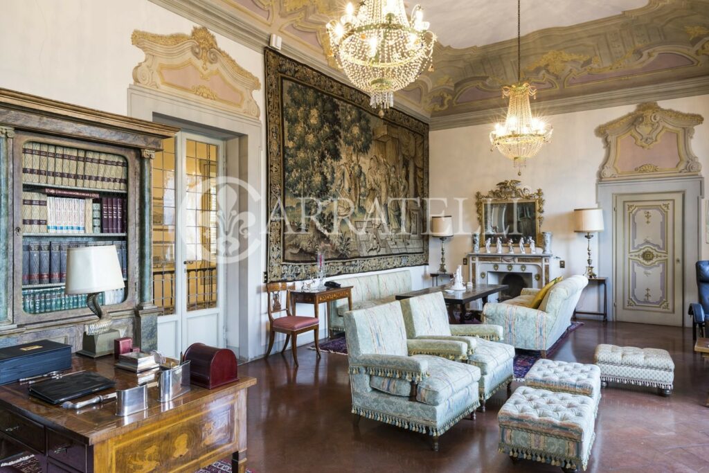 Prestigiosa villa storica a Firenze