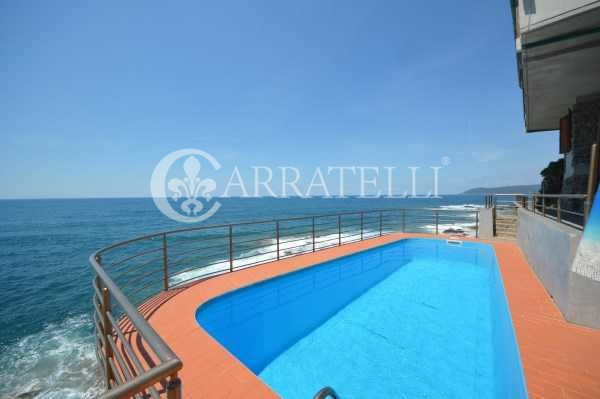 Modern villa for sale in Castiglioncello – Tuscany