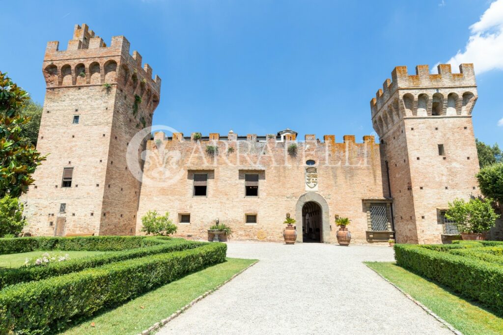 Complesso immobiliare di lusso in centro di Toscana