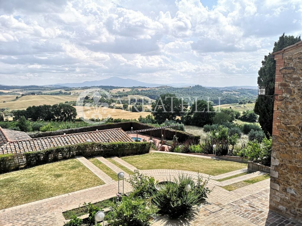 Casale panoramico a Montefollonico – Toscana