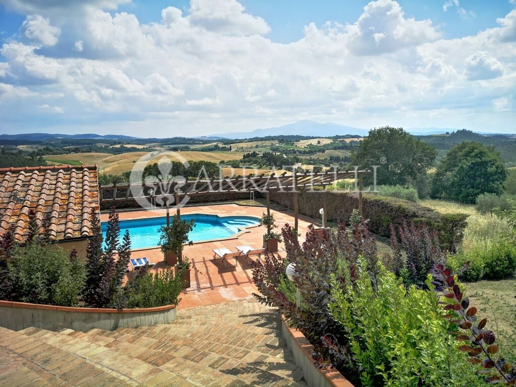 Casale panoramico a Montefollonico – Toscana