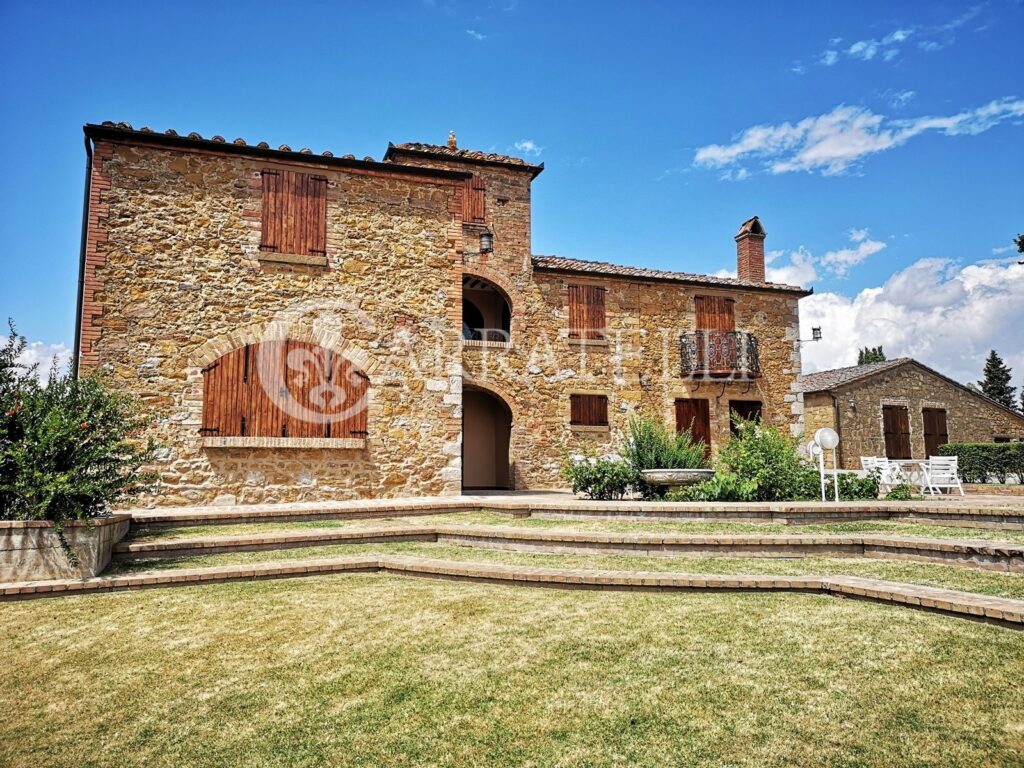 Casale panoramico a Montefollonico – Toscana