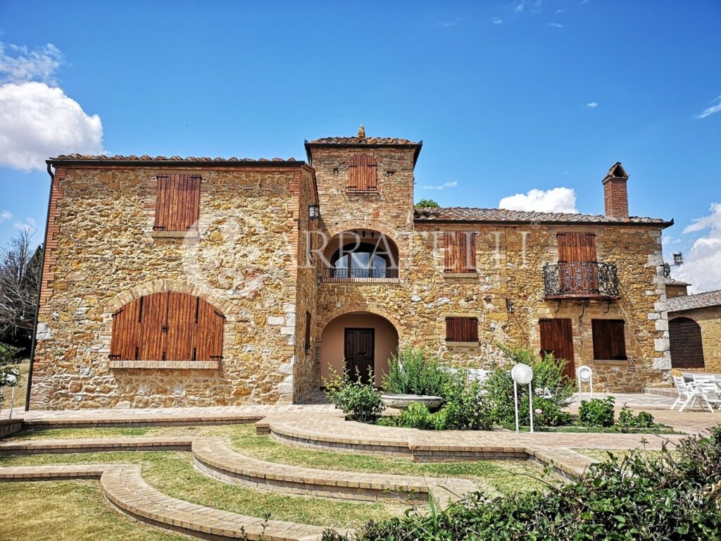 Casale panoramico a Montefollonico – Toscana