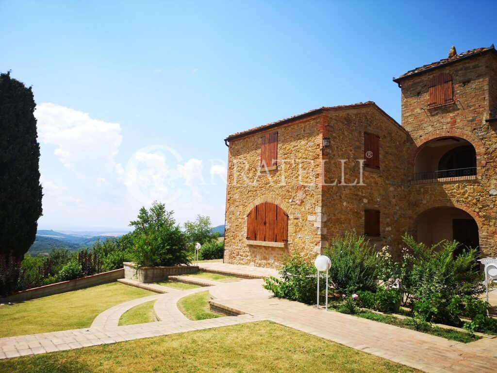 Casale panoramico a Montefollonico – Toscana