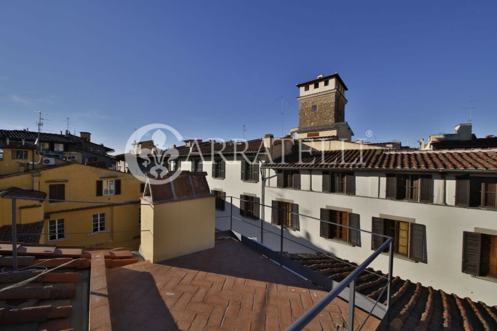 Bellissimo attico con terrazza in centro a Firenze